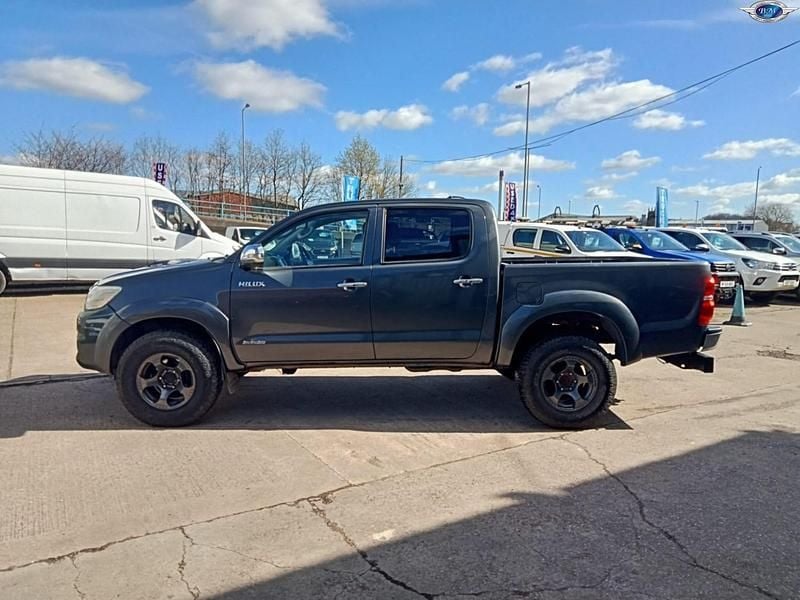 Used Toyota HiLux 171 HP (125 kW) 2014 Grey Pickup