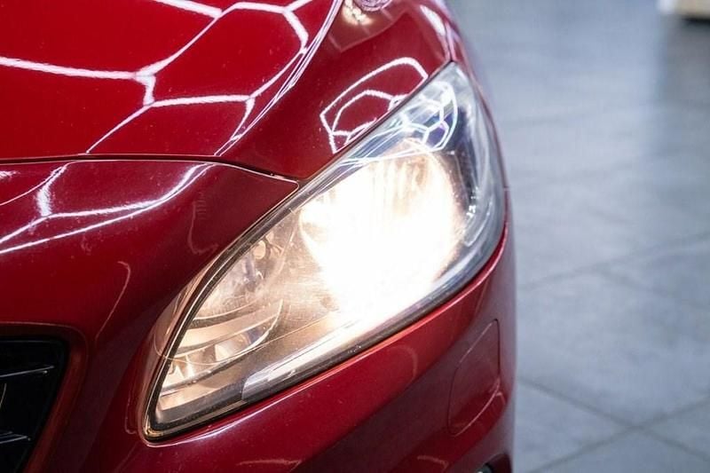 Used Volvo V60 R-Design 120 HP (88 kW) 2015 Red Estate