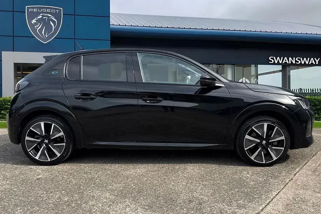 Used Peugeot e-208 GT 100 kW (136 HP) 2022 Black Hatchback