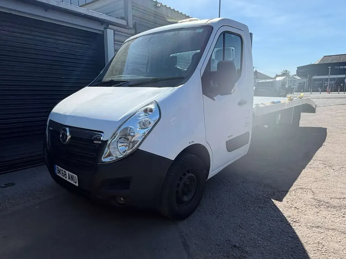Used Vauxhall Movano 130 HP (95 kW) 2018 White MPV