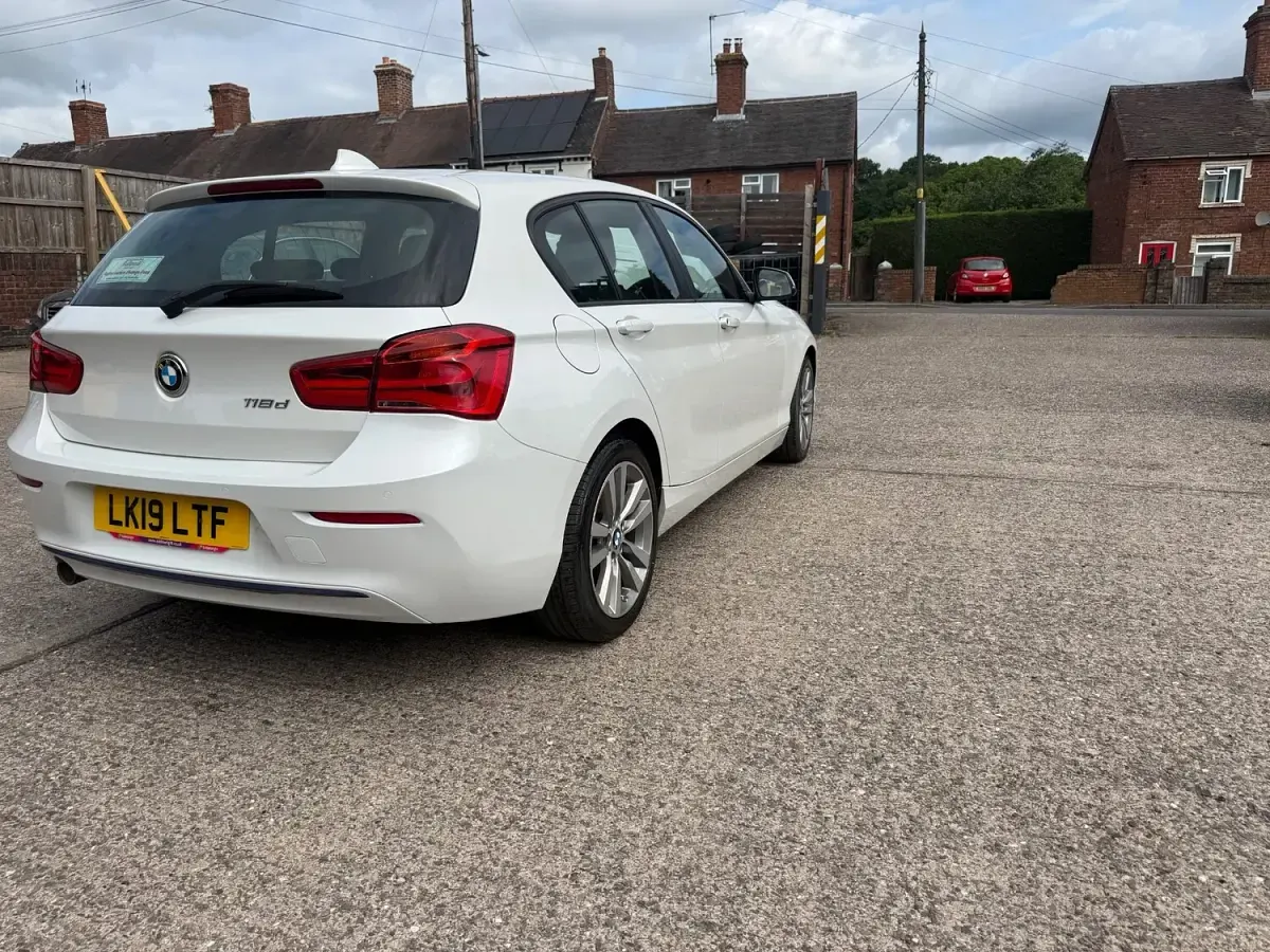 Used BMW 118 Sport Line 2019 White Hatchback