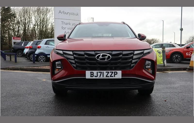 Used Hyundai Tucson SE 147 HP (108 kW) 2021 Red SUV