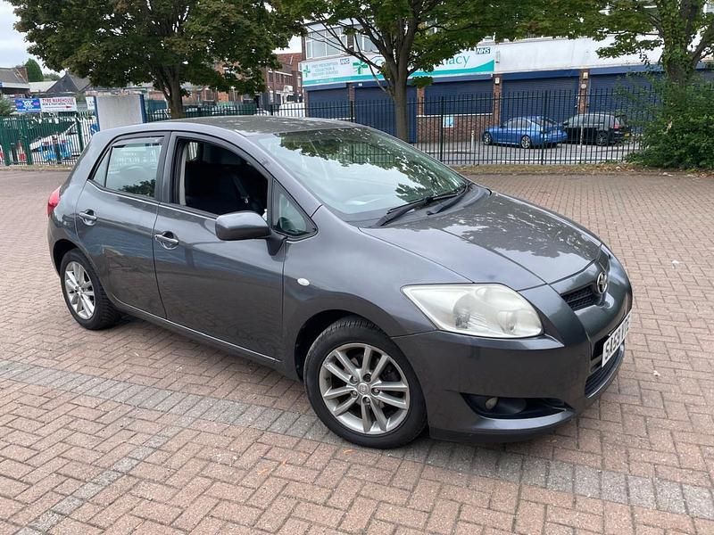 Grey Used 2009 Toyota Auris Hatchback | £2,590 (Good price) - Image 1/4