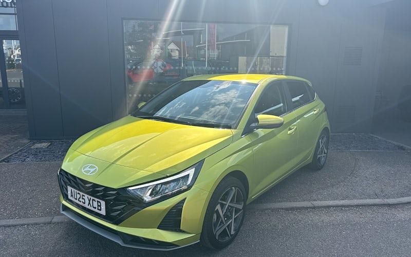 Used Hyundai i20 Premium 101 HP (74 kW) 2025 Green Hatchback