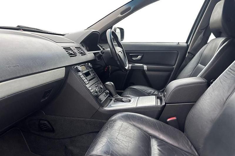 Used Volvo XC90 SE 200 HP (147 kW) 2013 Silver SUV