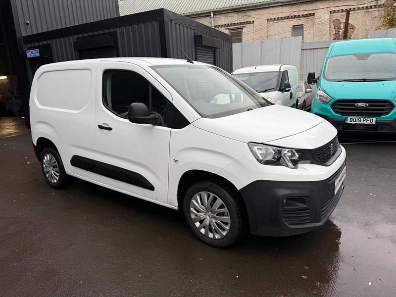 Used Peugeot Partner 131 HP (96 kW) 2020 White MPV
