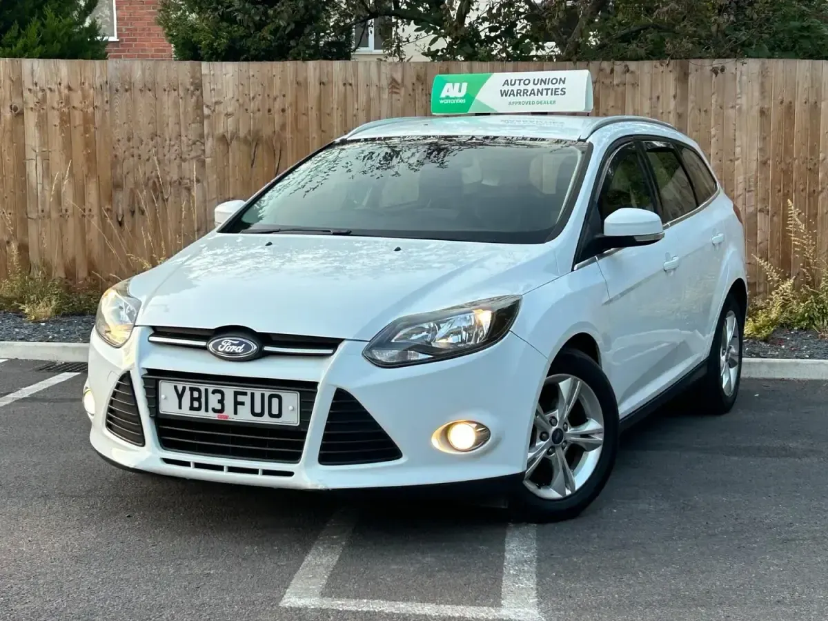 Used Ford Focus Zetec 2013 White Estate