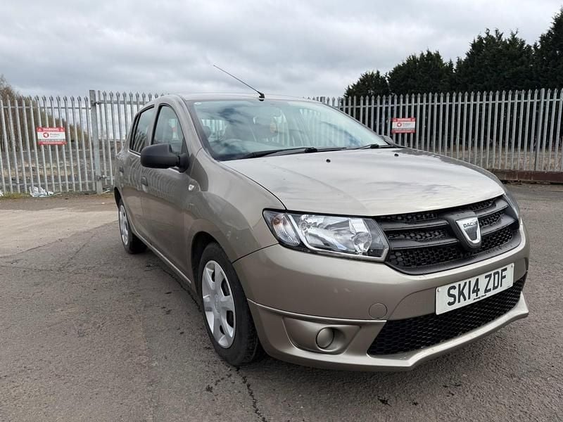 Used Dacia Sandero Ambiance 75 HP (55 kW) 2014 Beige Hatchback