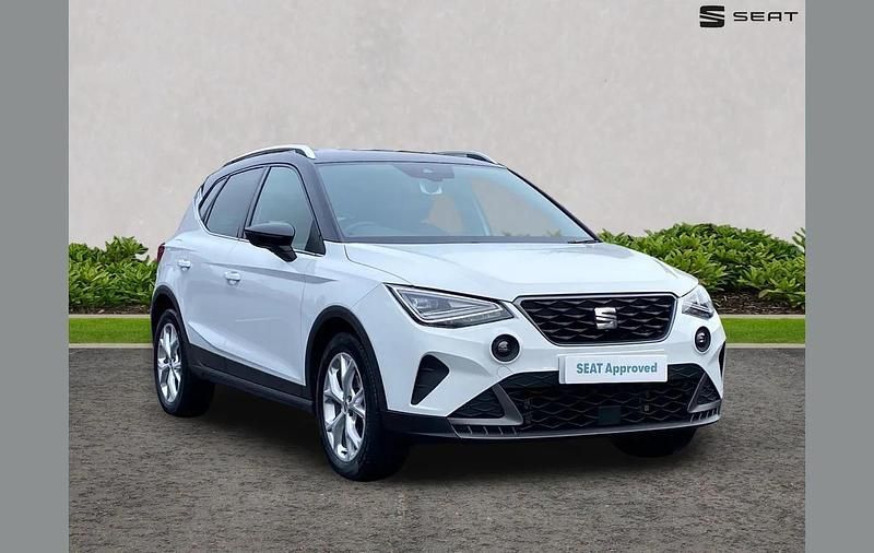 Used Seat Arona FR 108 HP (79 kW) 2023 White SUV