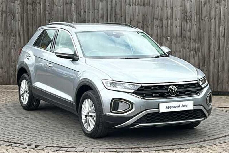 Used 2024 VW T-Roc Life SUV | £19,599 (Good price) - Image 1/4