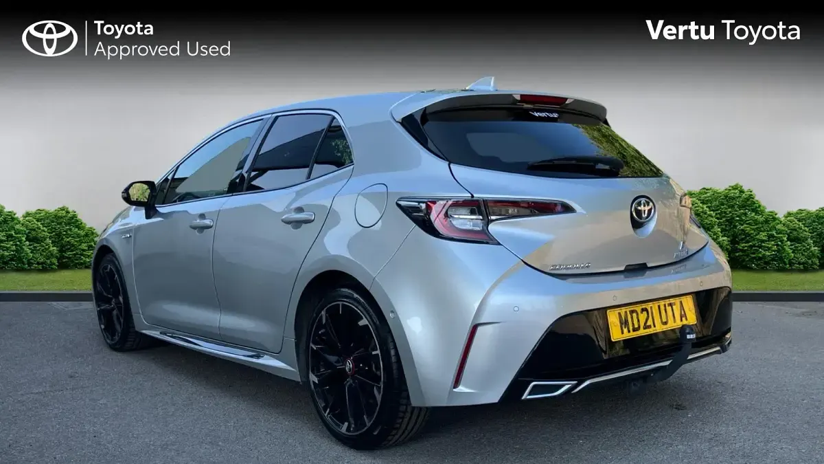 Used Toyota Corolla Sport 122 HP (89 kW) 2021 Silver Hatchback