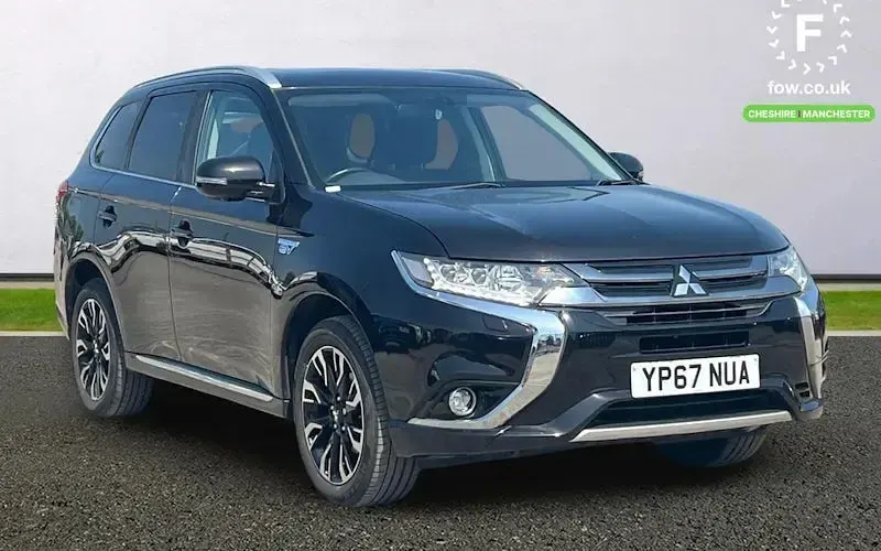 Begagnad Mitsubishi Outlander P-HEV 203 HK (149 kW) 2017 Kombi