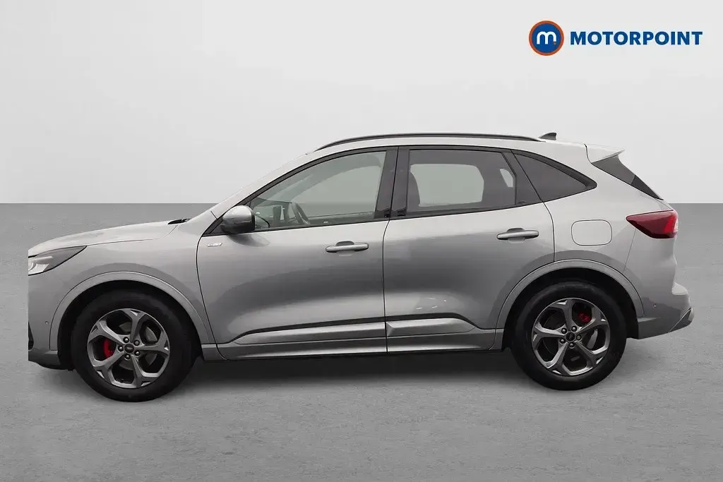Begagnad Ford Kuga ST-Line 183 HK (134 kW) 2025 Silver SUV