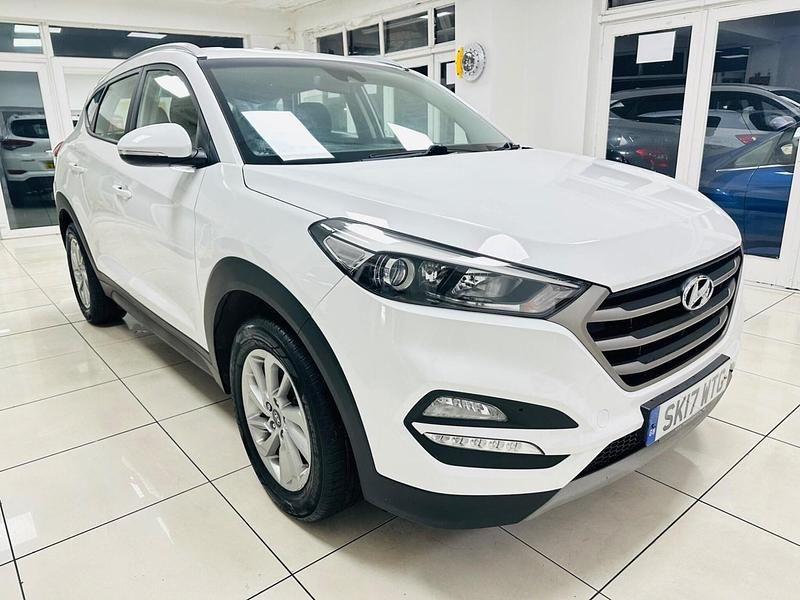 White Used 2017 Hyundai Tucson SE SUV | £8,500 (Fair price) - Image 1/4