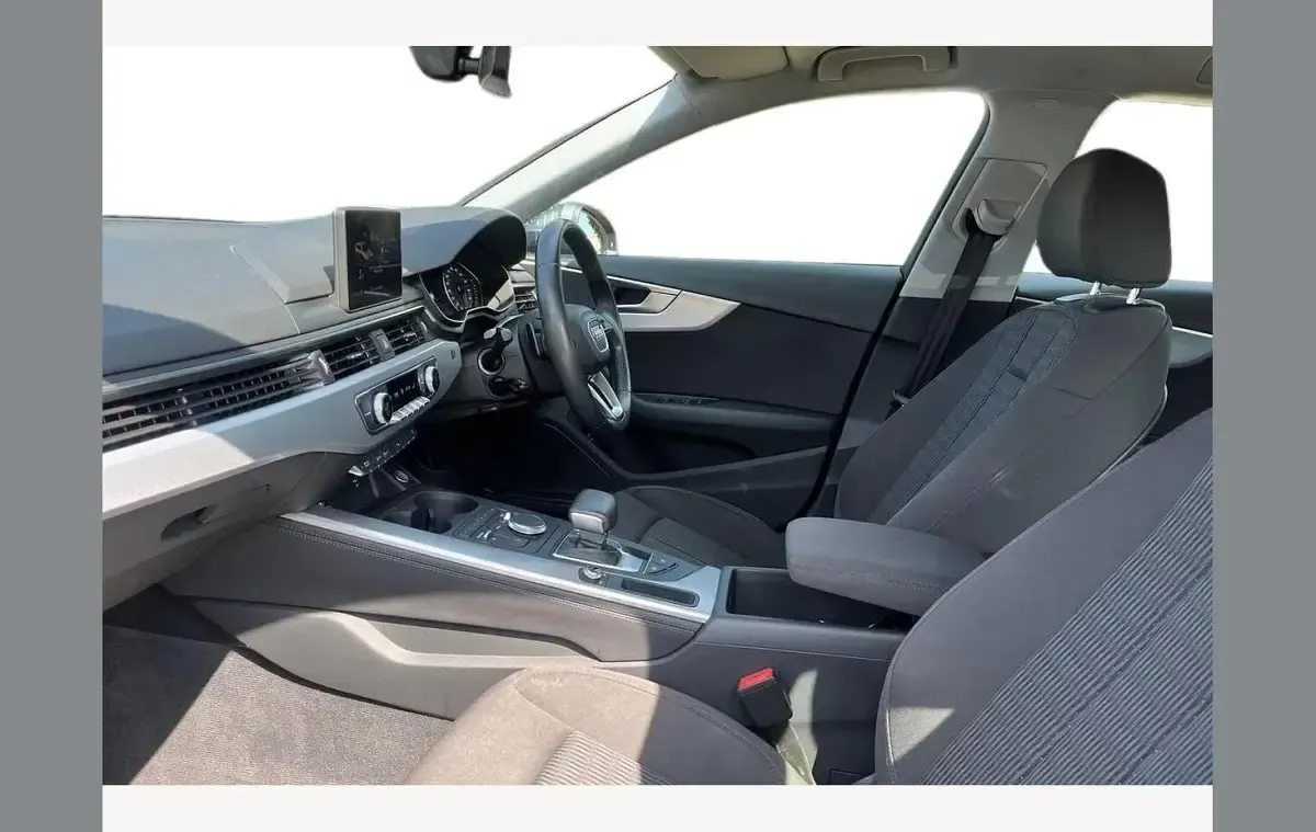 Used Audi A4 Comfort 147 HP (108 kW) 2019 Grey Estate
