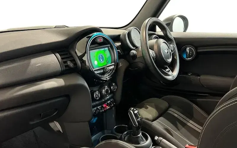 Used Mini Cooper Hatch 136 HP (100 kW) 2019 Silver Hatchback