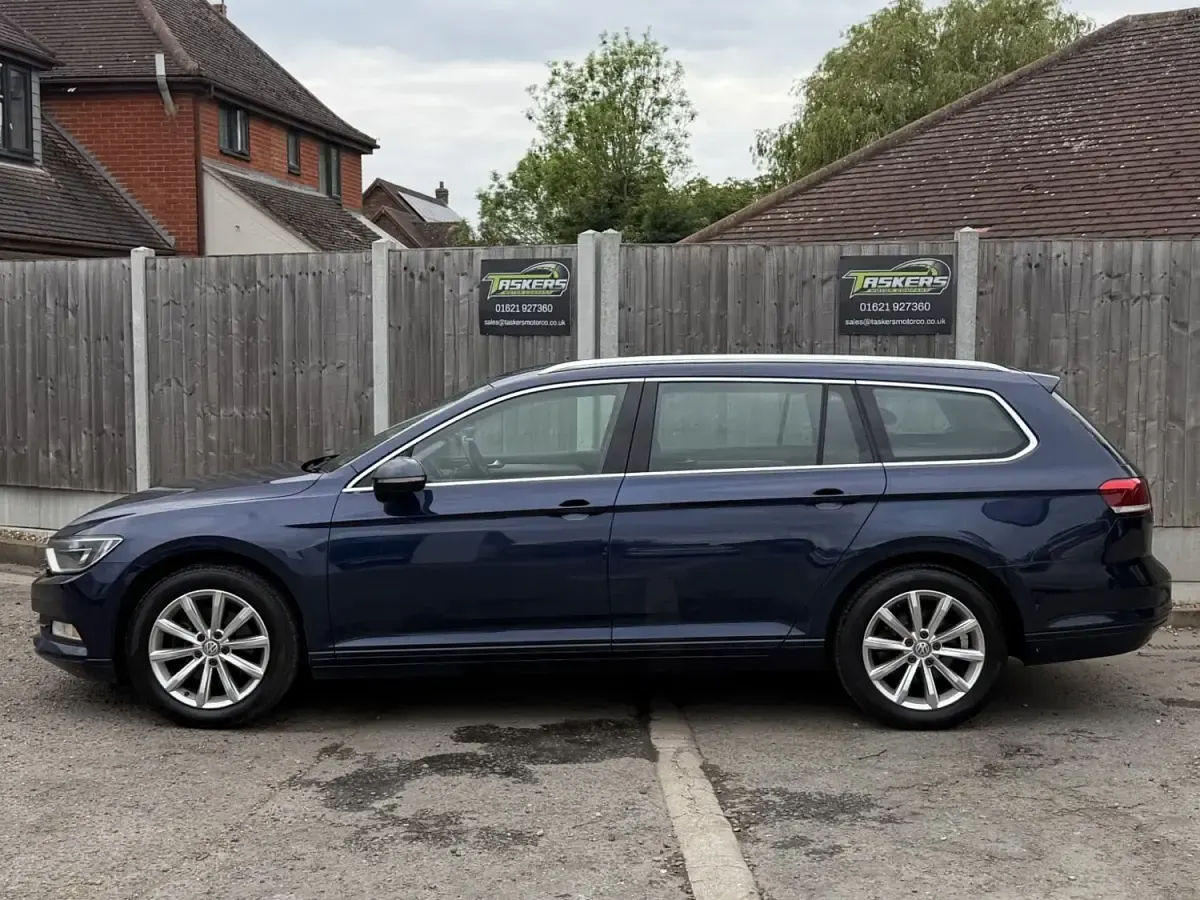 Usado VW Passat SE 120 HP (88 kW) 2015 Azul Carrinha