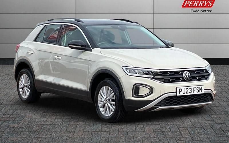 Used 2025 VW T-Roc Life SUV | £19,695 (Fair price) - Image 1/4