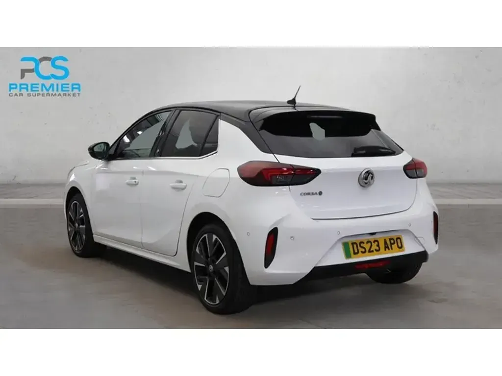 Used Vauxhall Corsa-e Ultimate 100 kW (136 HP) 2023 White Hatchback