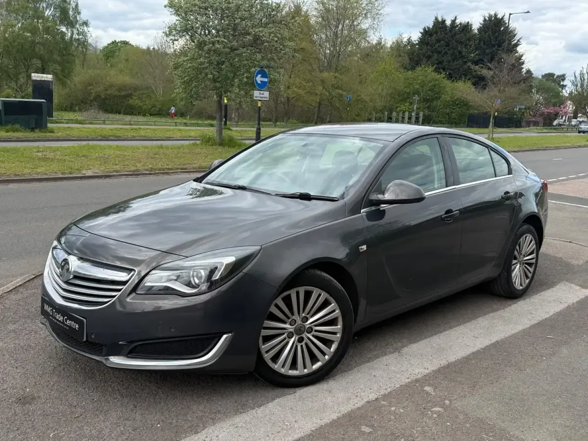 Used Vauxhall Insignia 163 HP (119 kW) 2014 Grey Hatchback