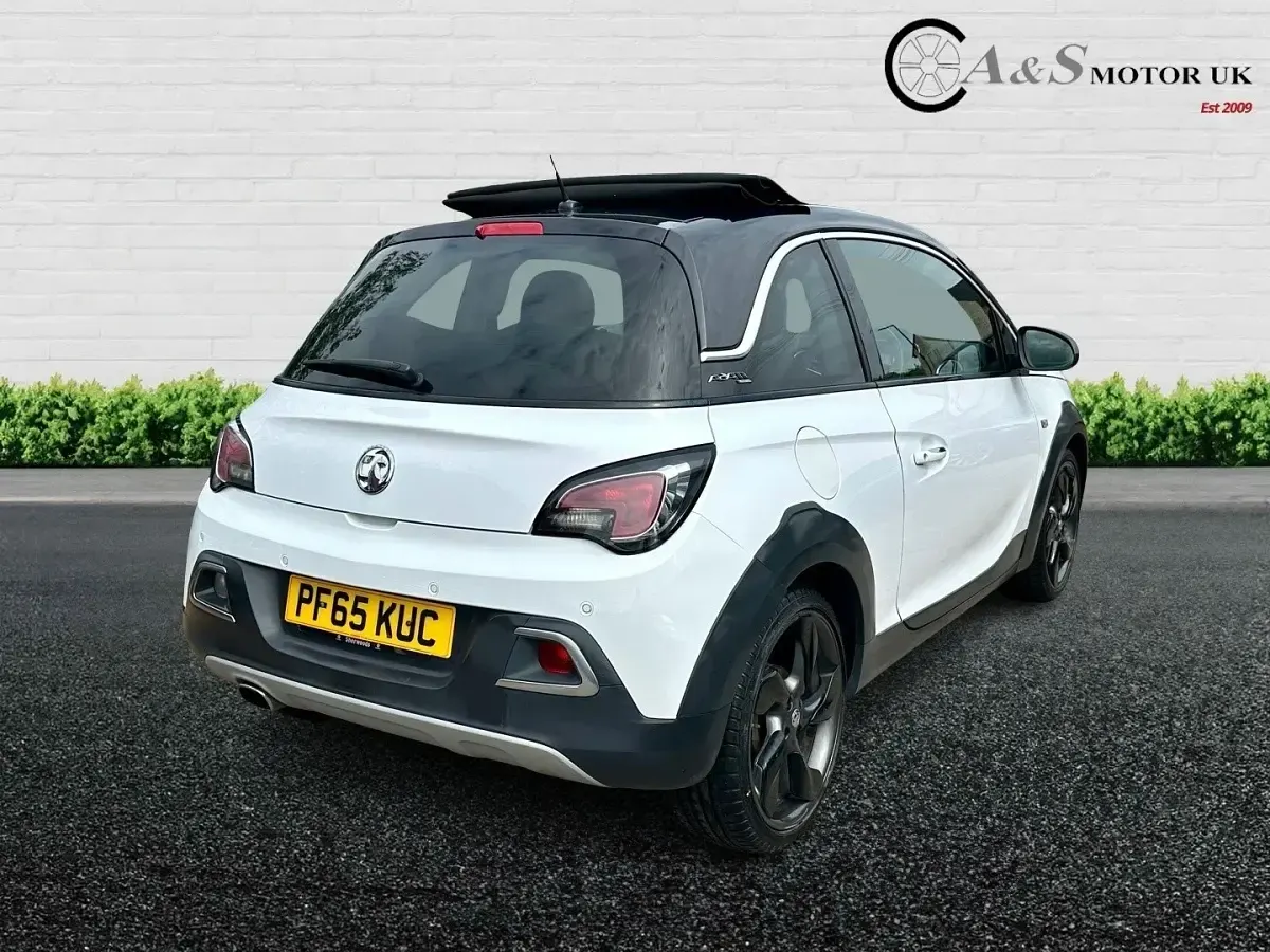 Używany Vauxhall Adam Rocks 69 KM (50 kW) 2016 Biały Hatchback