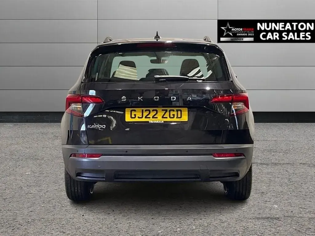 Second-hand Skoda Karoq SE Drive 150 CP (110 kW) 2022 Negru SUV