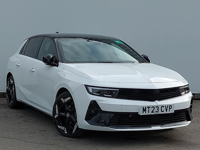 Used Vauxhall Astra GSe 225 HP (165 kW) 2023 White Hatchback