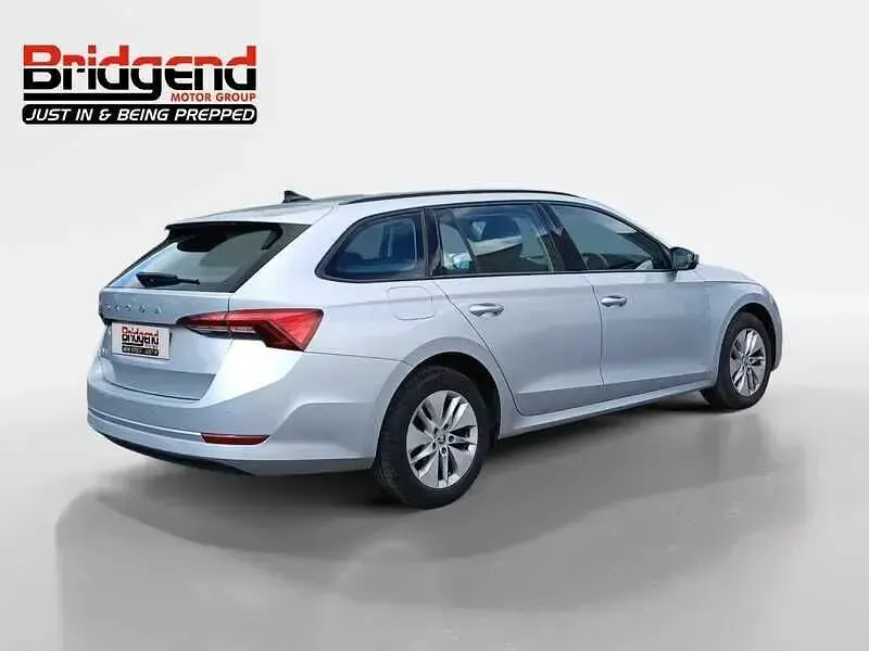 Used Skoda Octavia SE Technology 110 HP (80 kW) 2021 Silver Estate