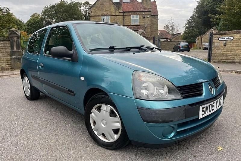 Blue Used 2005 Renault Clio II Expression Hatchback | £1,350 (Fair price) - Image 1/1