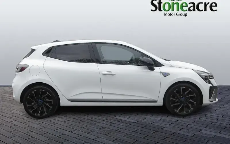 Used Renault Clio Esprit Alpine 90 HP (66 kW) 2024 White Hatchback