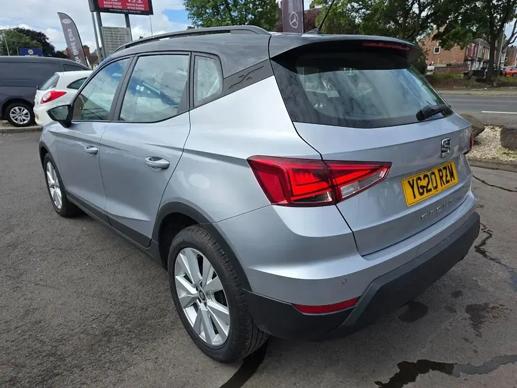 Used Seat Arona SE Technology 95 HP (69 kW) 2020 Silver SUV
