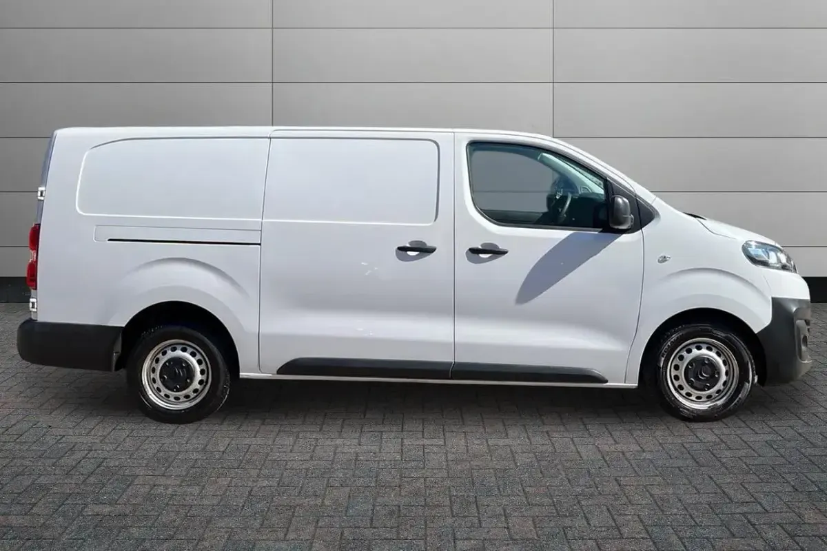 Used Citroën Dispatch 99 HP (72 kW) 2023 White MPV