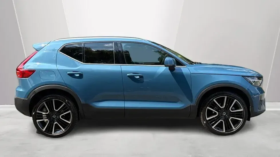 Used Volvo XC40 Ultra 194 HP (142 kW) 2025 Blue SUV