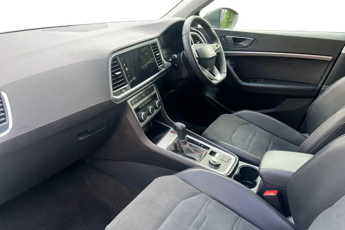 Used Seat Ateca FR 150 HP (110 kW) 2024 White SUV