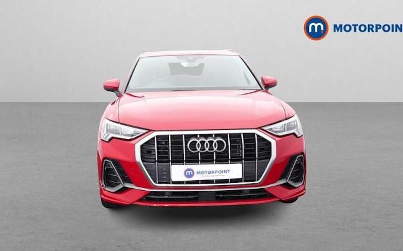Używany Audi Q3 S-Line 150 KM (110 kW) 2023 Czerwony SUV