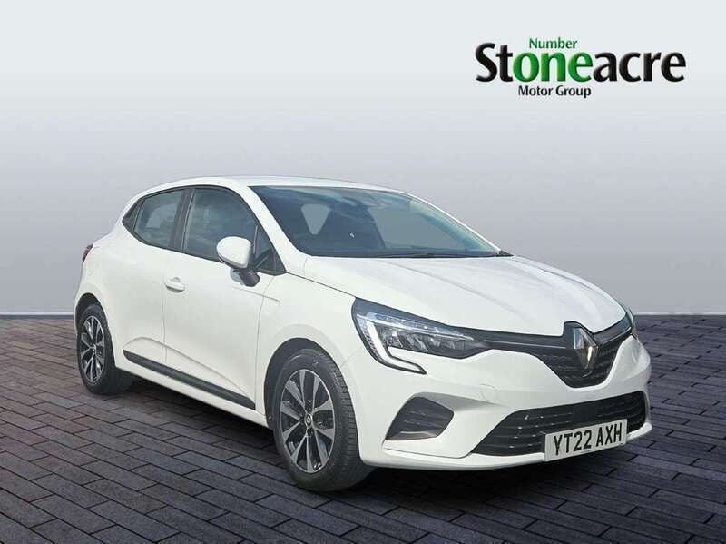 White Used 2022 Renault Clio V Iconic Hatchback | £12,995 (Fair price) - Image 1/4