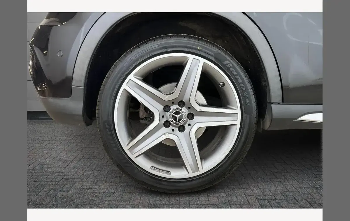 Used Mercedes GLA250 AMG Line Premium 211 HP (155 kW) 2018 Cosmos black SUV