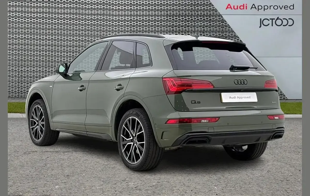 Used Audi Q5 Black Edition 200 HP (147 kW) 2024 Green SUV