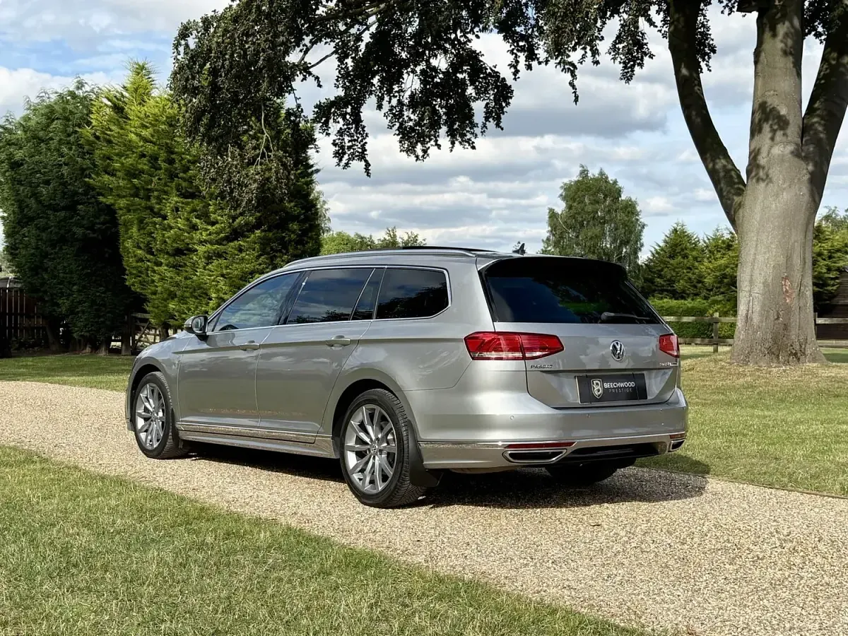 Used VW Passat R-line 190 HP (139 kW) 2017 Silver Estate