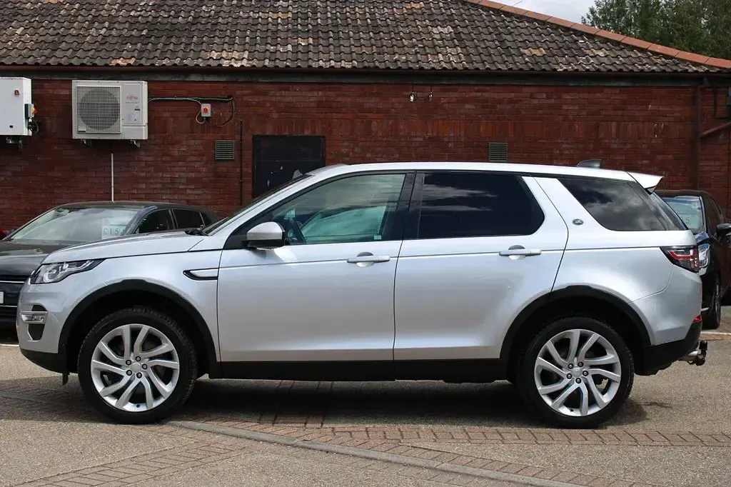 Used Land Rover Discovery Sport HSE Luxury 240 HP (176 kW) 2019 Silver SUV