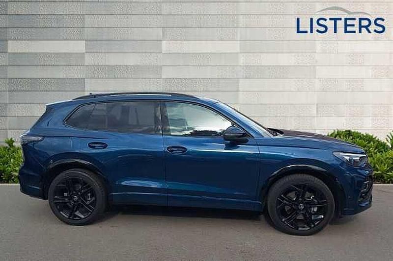 Used VW Tiguan R-line 150 HP (110 kW) 2024 Blue SUV