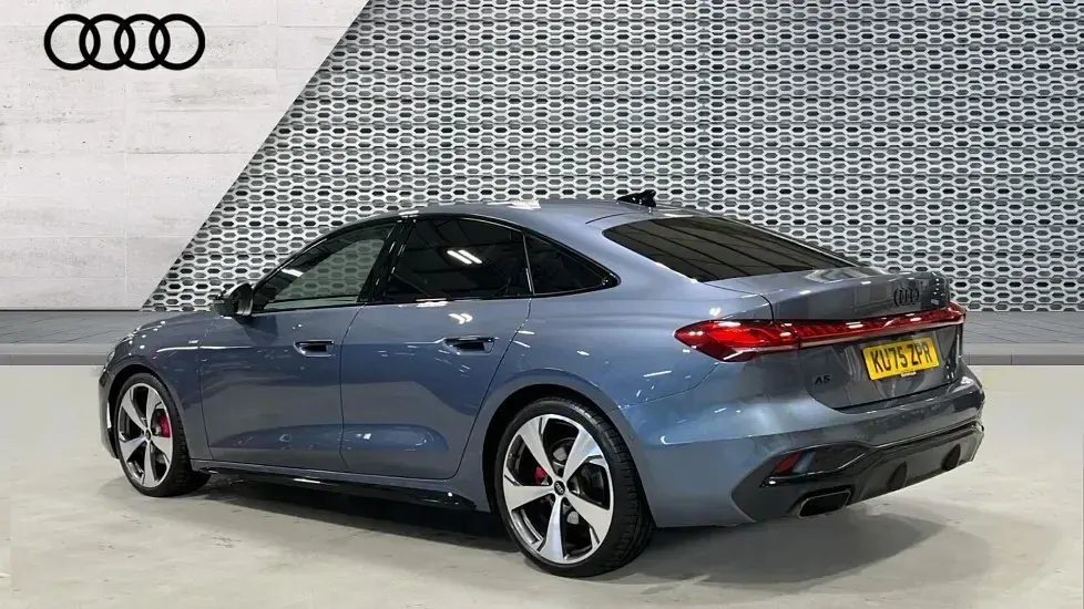 Used Audi A5 Sportback Advanced 204 HP (150 kW) 2025 Blue Hatchback