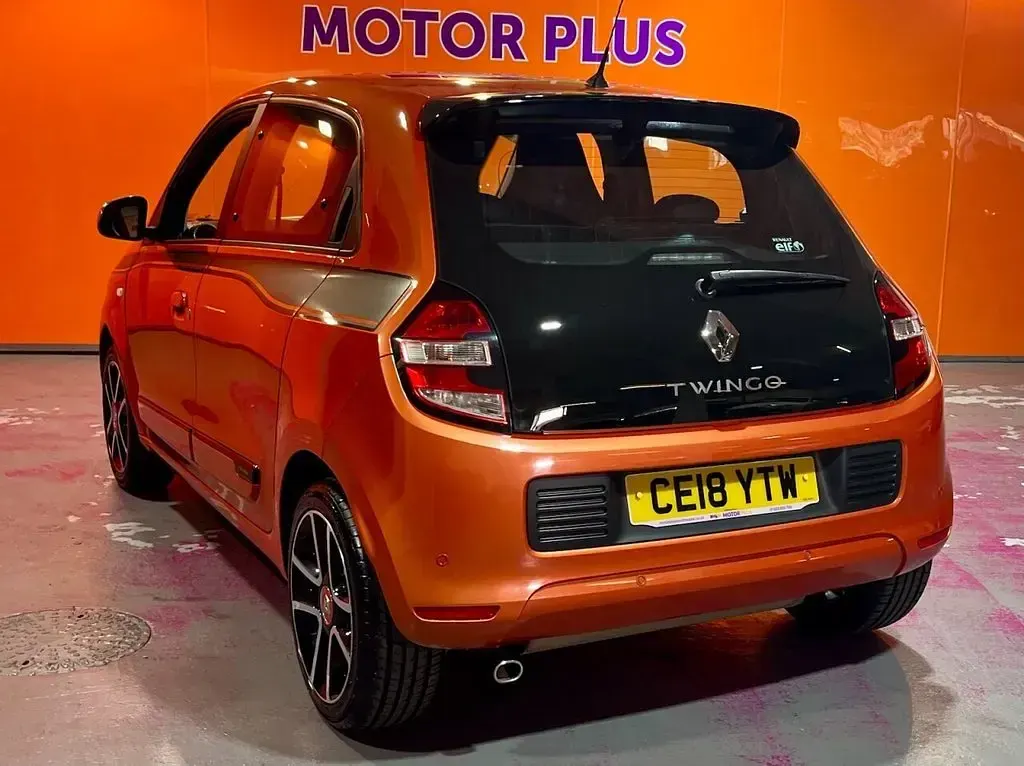 Used Renault Twingo Dynamique 90 HP (66 kW) 2018 Orange Hatchback