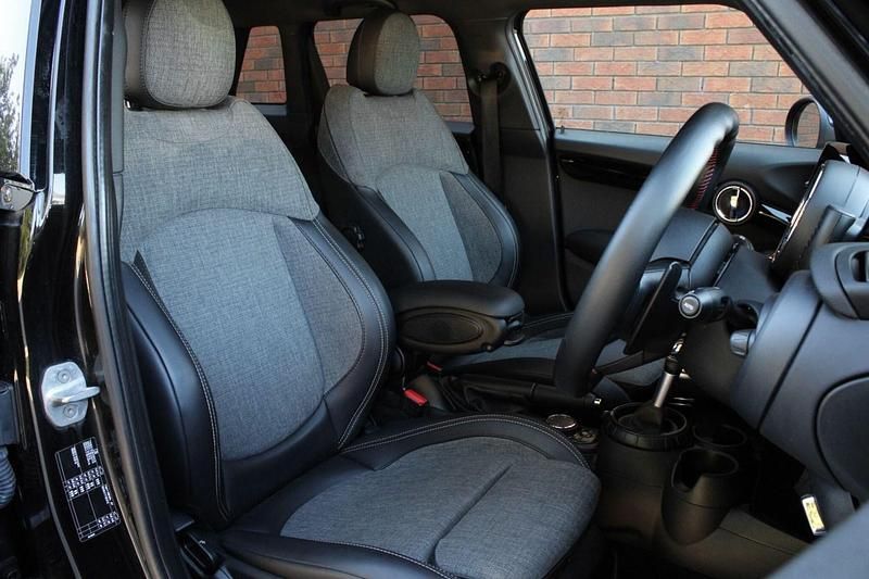 Usado Mini Cooper S Hatch 2017 Preto Citadino