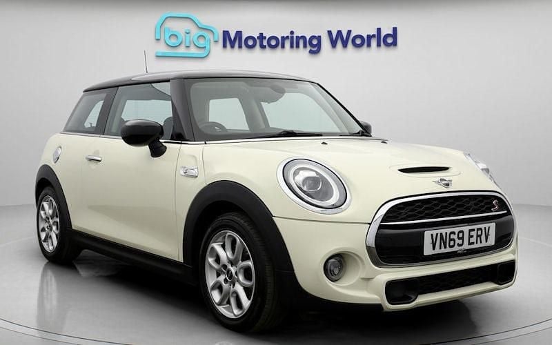 Used Mini Cooper S Classic 192 HP (141 kW) 2019 White Hatchback