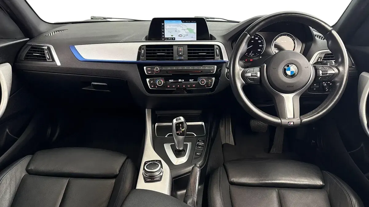 Used BMW 118 M Sport 148 HP (108 kW) 2019 White Hatchback