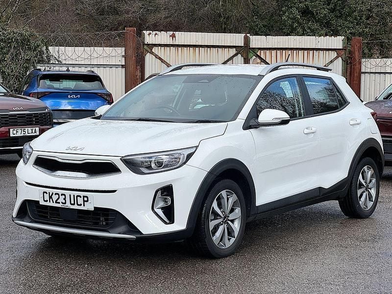 Used Kia Stonic 99 HP (72 kW) 2023 White SUV