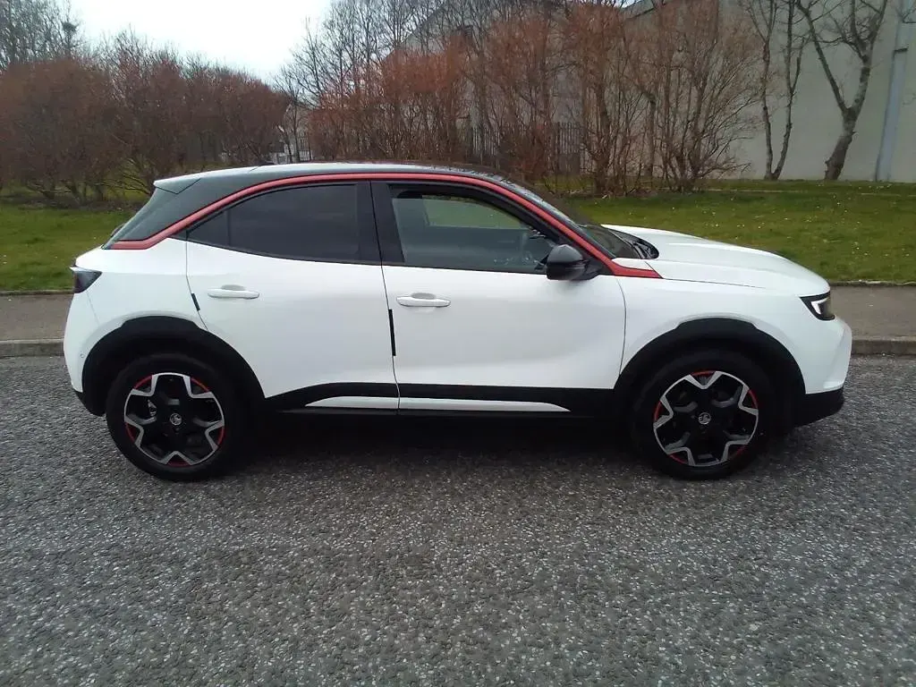 Used Vauxhall Mokka SRi 99 HP (72 kW) 2021 White SUV
