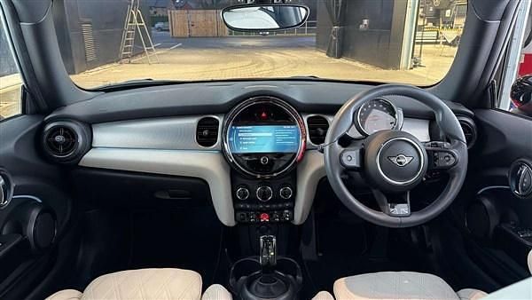 Used Mini Cooper Exclusive 134 HP (98 kW) 2022 Red Hatchback