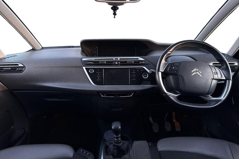 Used Citroën Grand C4 Picasso Flair 130 HP (95 kW) 2019 Red MPV